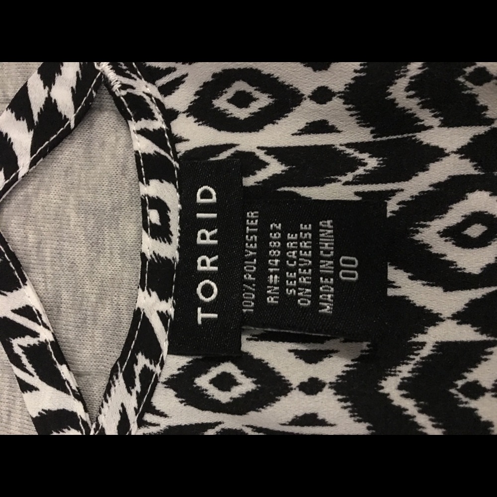 Torrid top - Picture 3 of 4